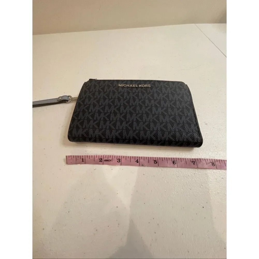 Michael Kors Jet Set Travel Double Zip Phone Wristlet Wallet in blue signature l